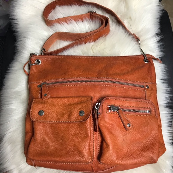 Fossil Handbags - 🌵Fossil Orange Leather Purse 🌵